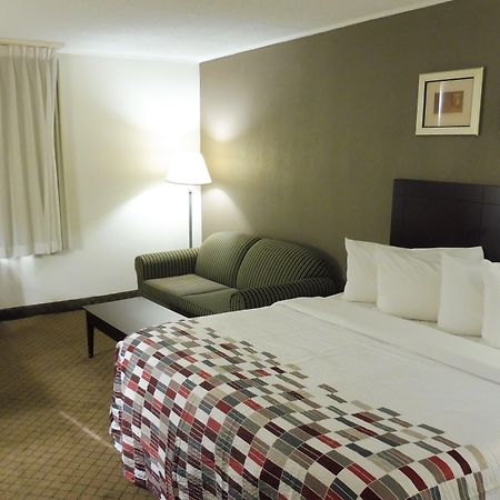 Red Roof Inn Plus Newark Liberty Airport - Картерет Экстерьер фото
