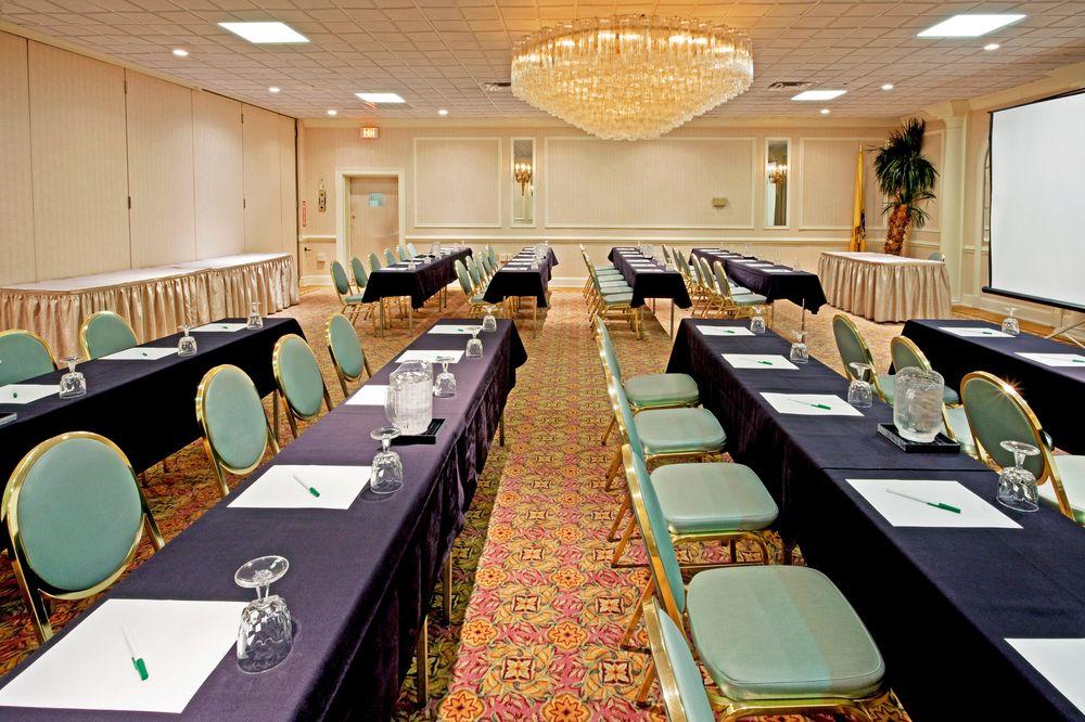 Red Roof Inn Plus Newark Liberty Airport - Картерет Экстерьер фото