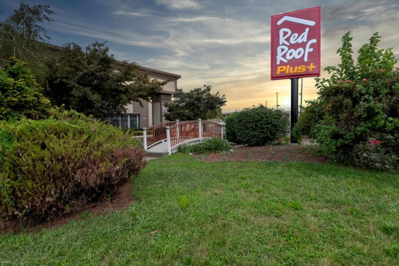 Red Roof Inn Plus Newark Liberty Airport - Картерет Экстерьер фото