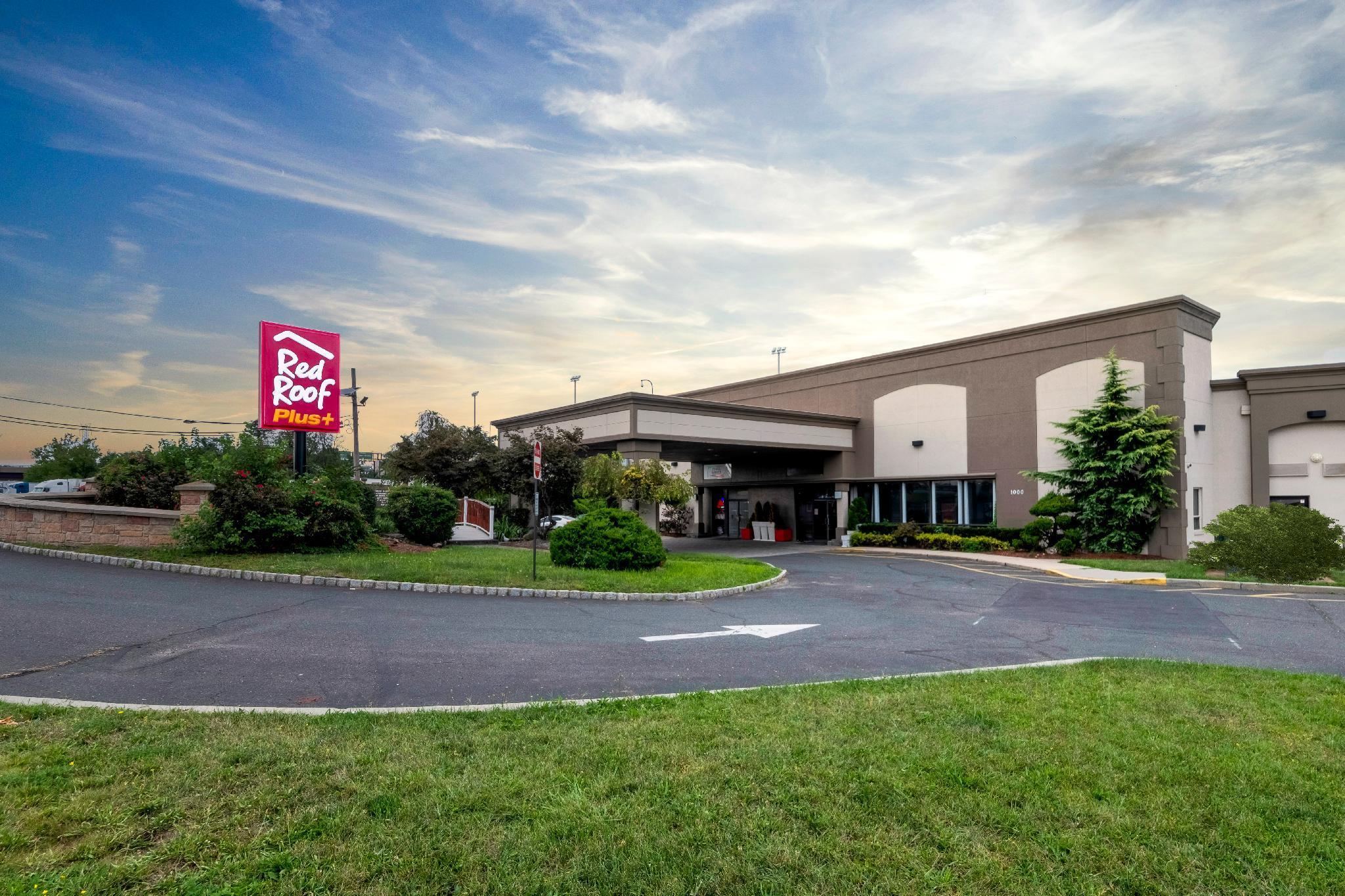 Red Roof Inn Plus Newark Liberty Airport - Картерет Экстерьер фото
