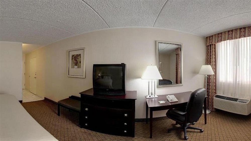 Red Roof Inn Plus Newark Liberty Airport - Картерет Экстерьер фото